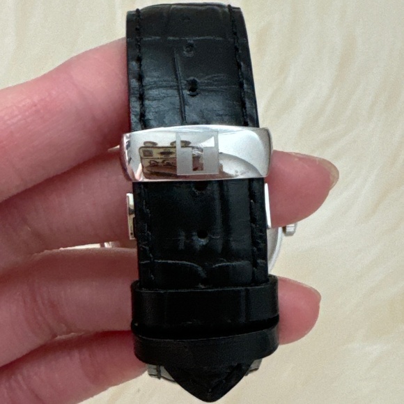 Authentic Tissot 1853 Le Locle Powermatic 80 Men Watch T006407B 39.3mm - Picture 14 of 17